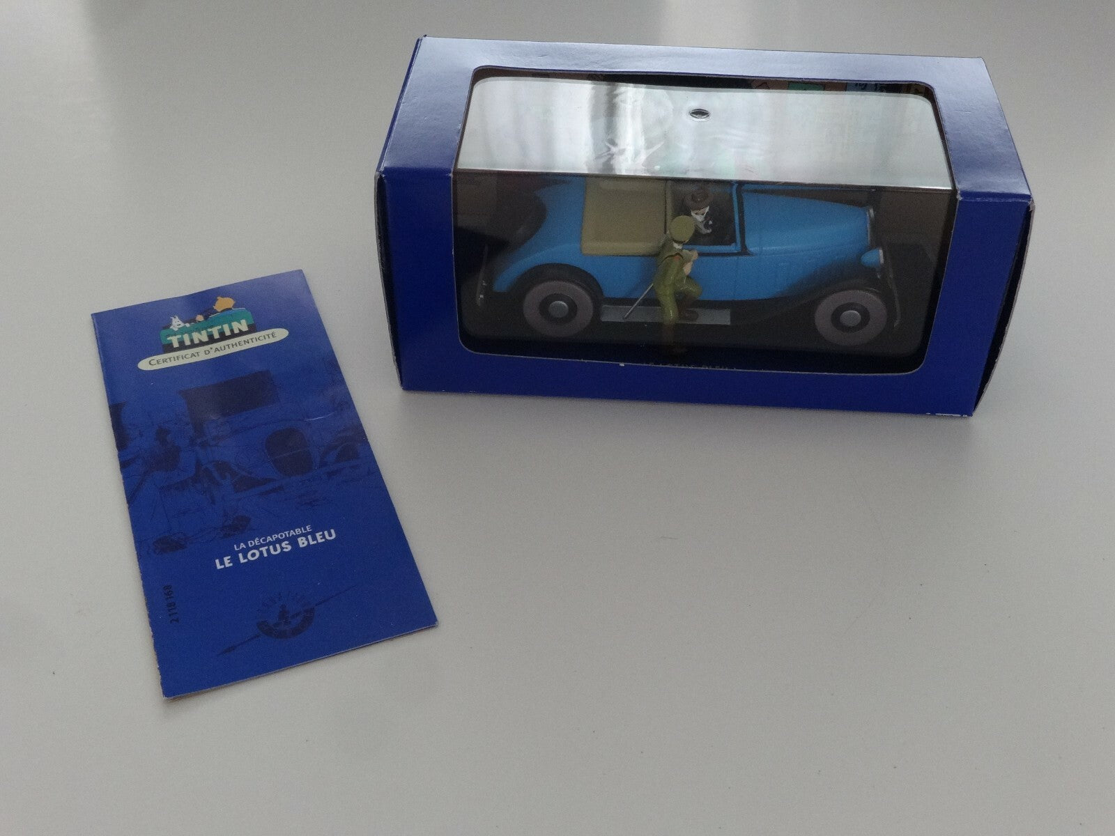 Voiture Tintin N°68 - La décapotable du Lotus bleu - 2007 -  Neuf - Hergé