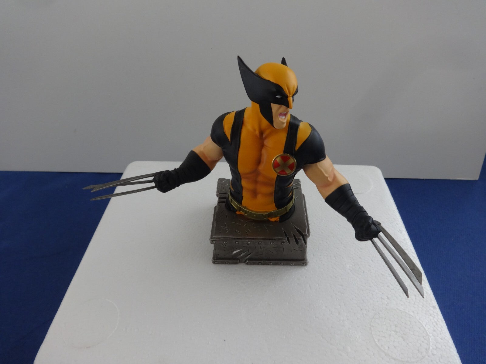 Figurine Wolverine  - 24cm - semic distribution - comme neuf- Marvel- Lee