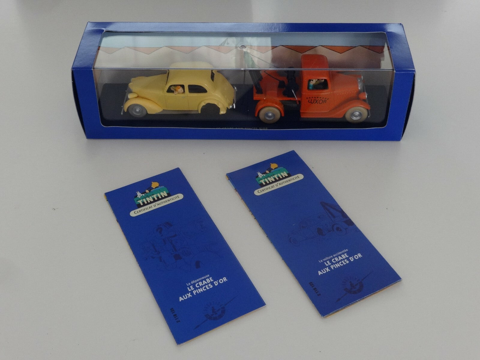 Voiture Tintin N°24 - La dépanneuse Luxor- 2003 -  Neuf - Hergé