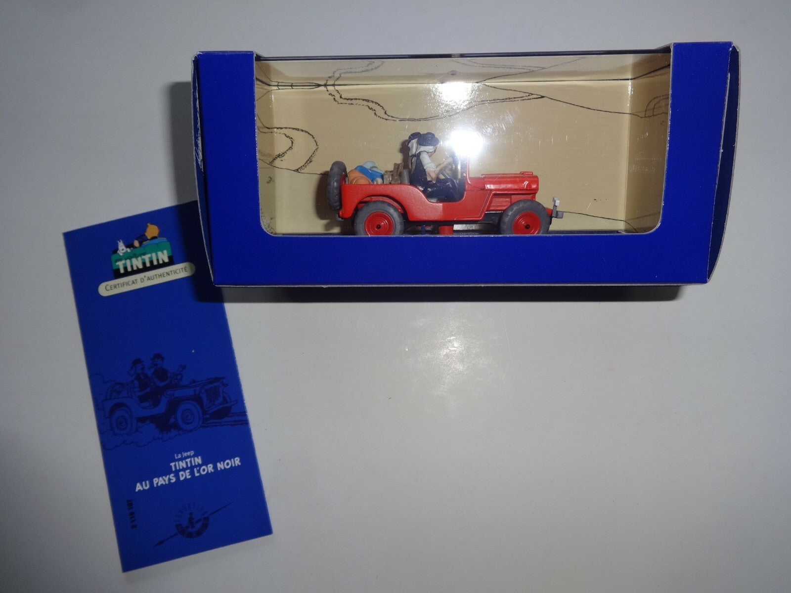 Voiture Tintin N°7 - La jeep rouge - 2002 -  Neuf - Hergé